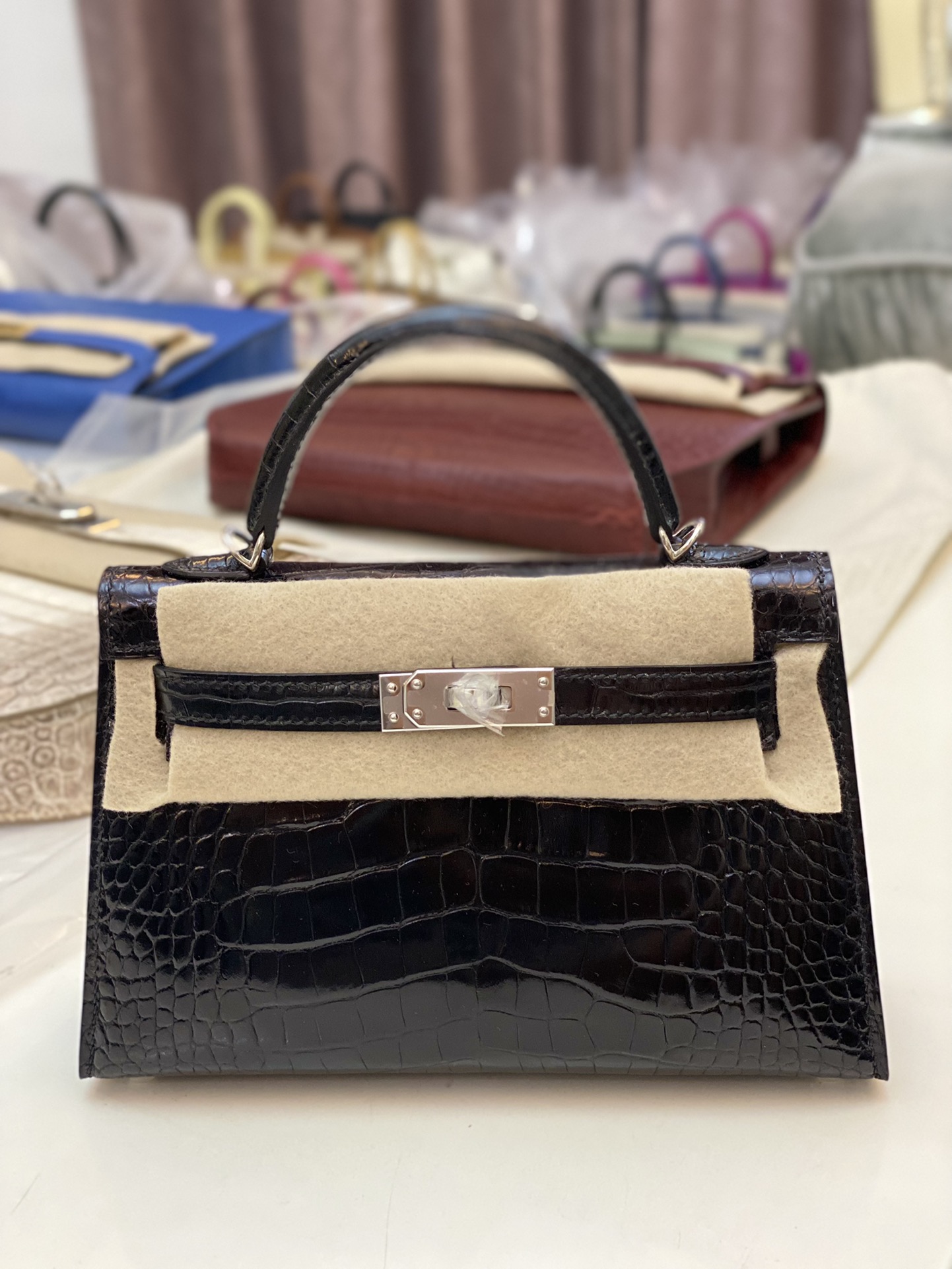 Hermes Kelly Mini II Bag 19CM In Black Shiny Alligator Leather